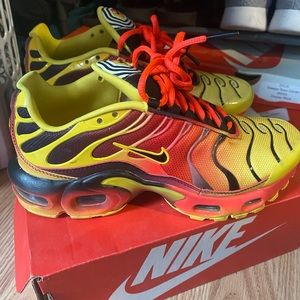 Lightly worn Nike Air Max plus (GS) QS